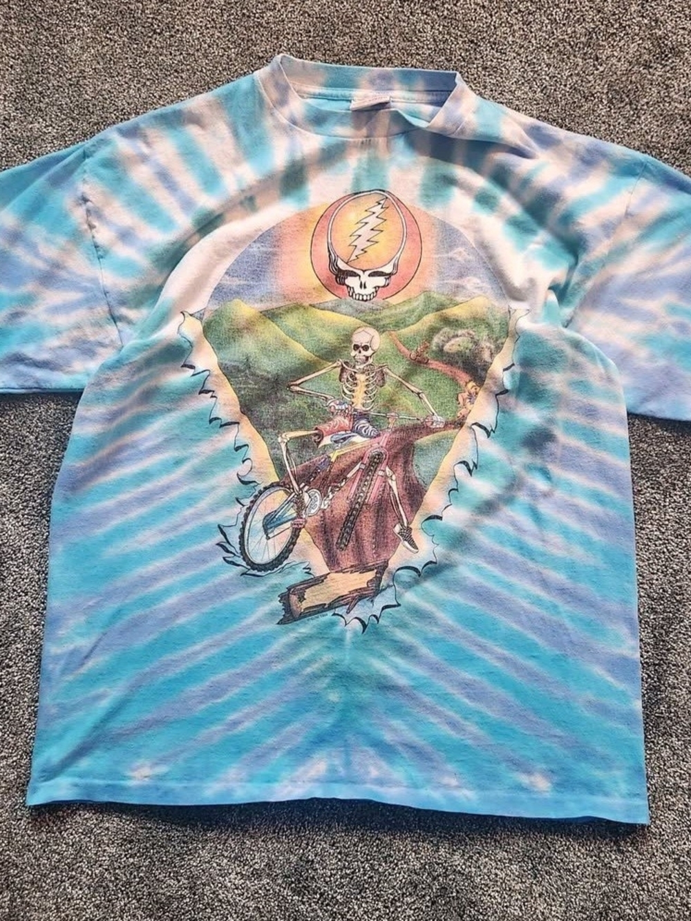 Insane rare Grateful Dead Cosmic Charlie band shirt